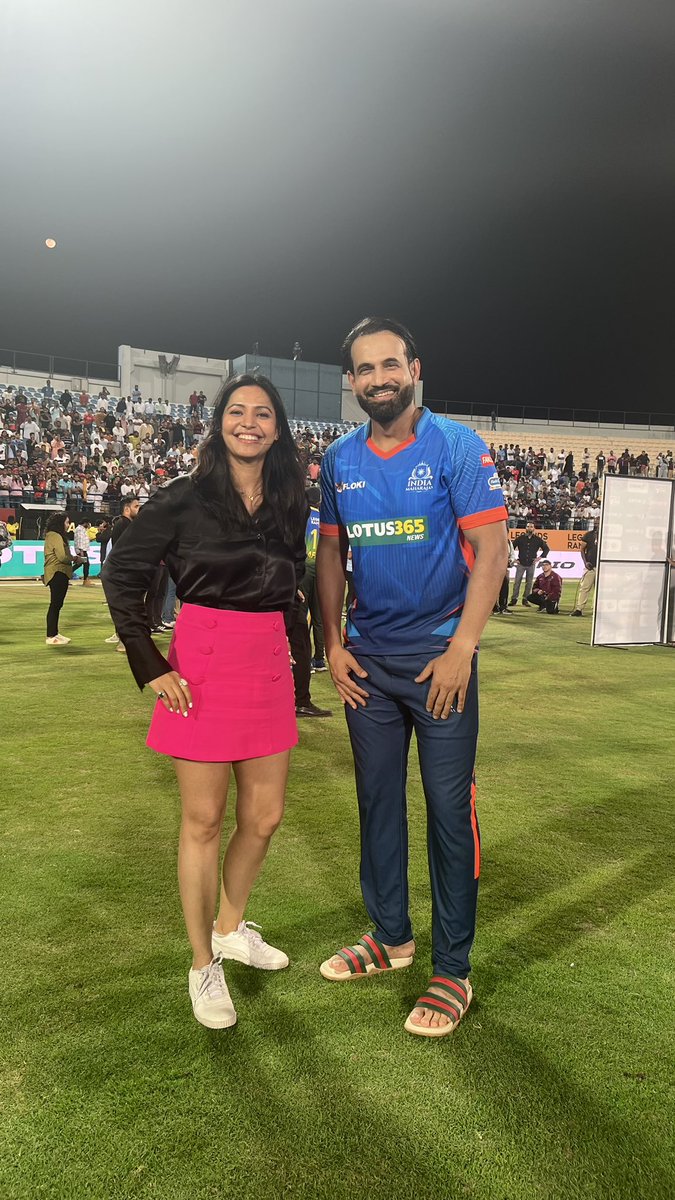 yashika10gupta's tweet image. All smiles with @IrfanPathan in Doha #LLCMasters @llct20 #Cricket