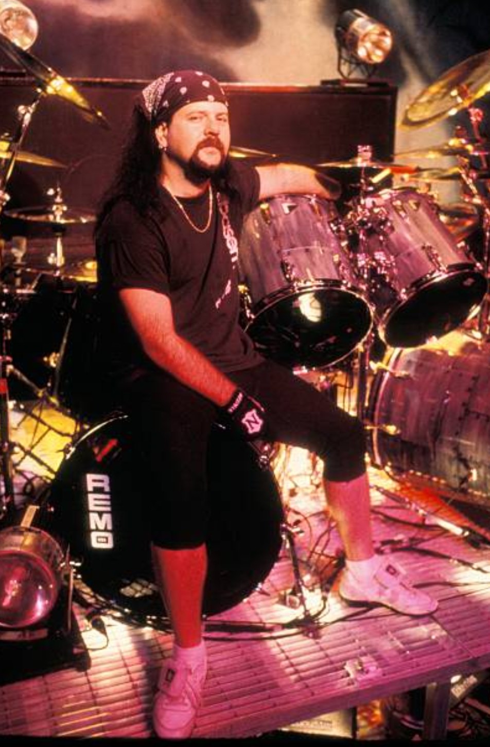  HAPPY  BIRTHDAY  ---
VINNIE PAUL !!!
BAD - ASS - DRUMMER  !!!
DRUM - ROLL - 
IN - HEAVEN  !!! 