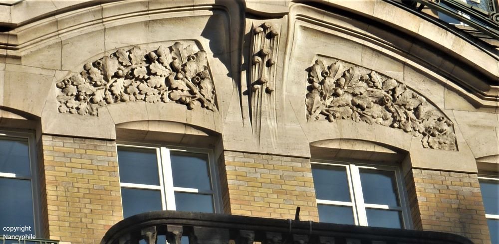 Le commerce, la banque et l'industrie nancéiennes ont trouvé au tournant du siècle dernier dans l'Art Nouveau, un instrument d'attractivité dont on ne se lasse pas. #Nancy #Artnouveau
Circuit l'Art Nouveau en devanture : nancyphile.com/esc1