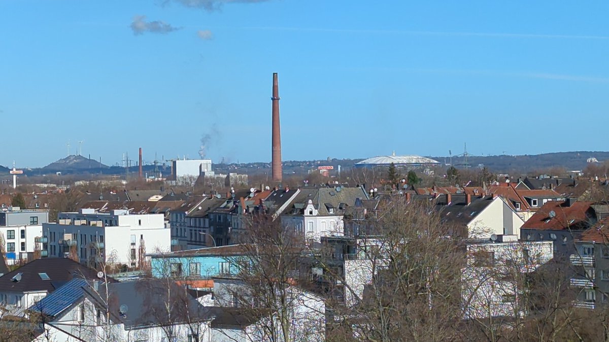 netsmurf_de's tweet image. #S04BVB #Derby ungeschlagen in der Rückrunde geht es zum Teil 7 der #BRAZ - es knistert in der Stadt der Tausend Feuer 💙🤍
Und am Ende gewinnen wir sowieso, weil wir Schalker sind⚒️
🎼Eine Stadt erstrahlt in blau und in weiss, weil wir Dich so lieben🎼