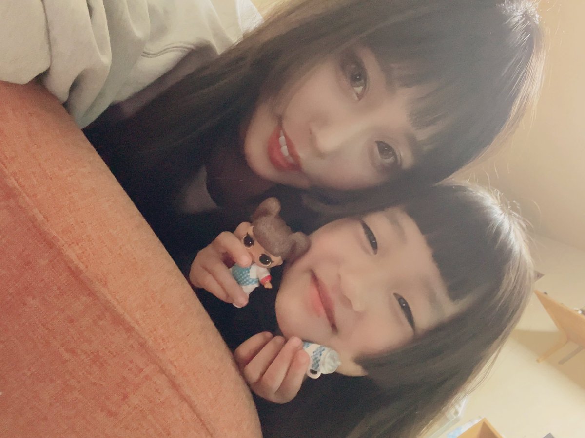 m_0708_a's tweet photo. 髪型完全一致。
親子でオン眉。

👩💜👧 https://t.co/ADxaxZLxMQ