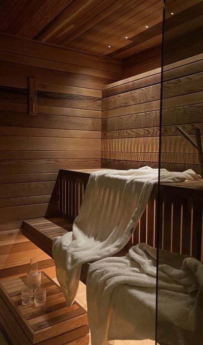 KiraBrookk's tweet photo. spa evening after a busy week https://t.co/u6PLRjdNGu