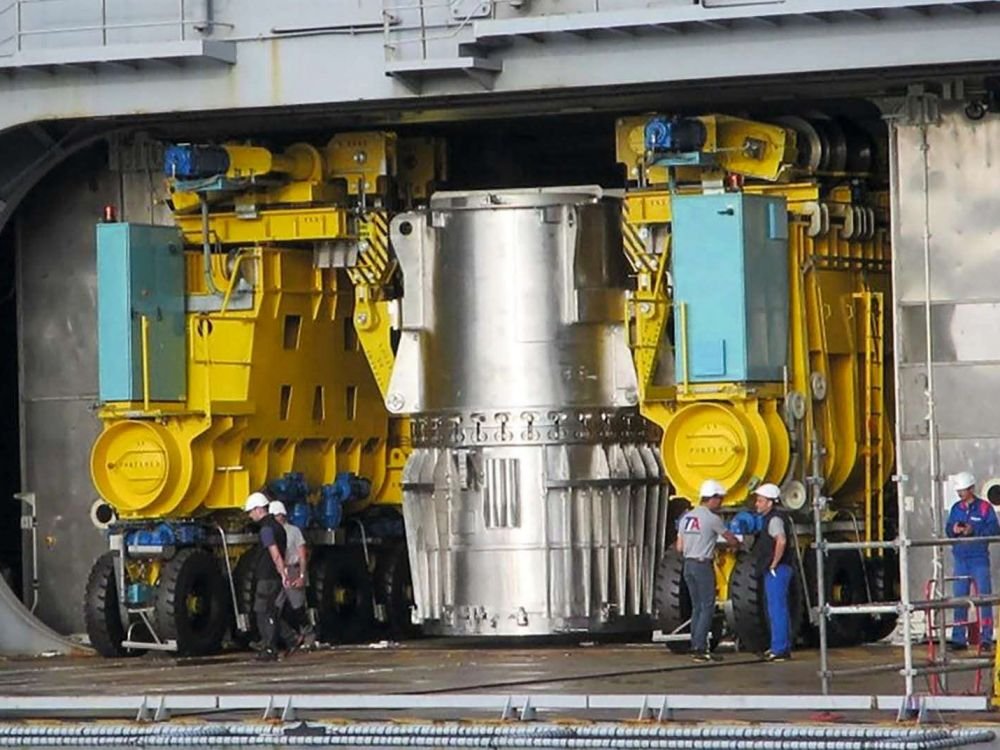 🔴 Dans la course aux 'Small Modular Reactors', la France dispose d'un précieux atout : TechnicAtome

L'entreprise 🇨🇵 dispose expertise rare et reconnue pour fabriquer des réacteurs à la fois compacts et modulaires qui équipent déjà vaisseaux nucléaires de la Marine Nationale.