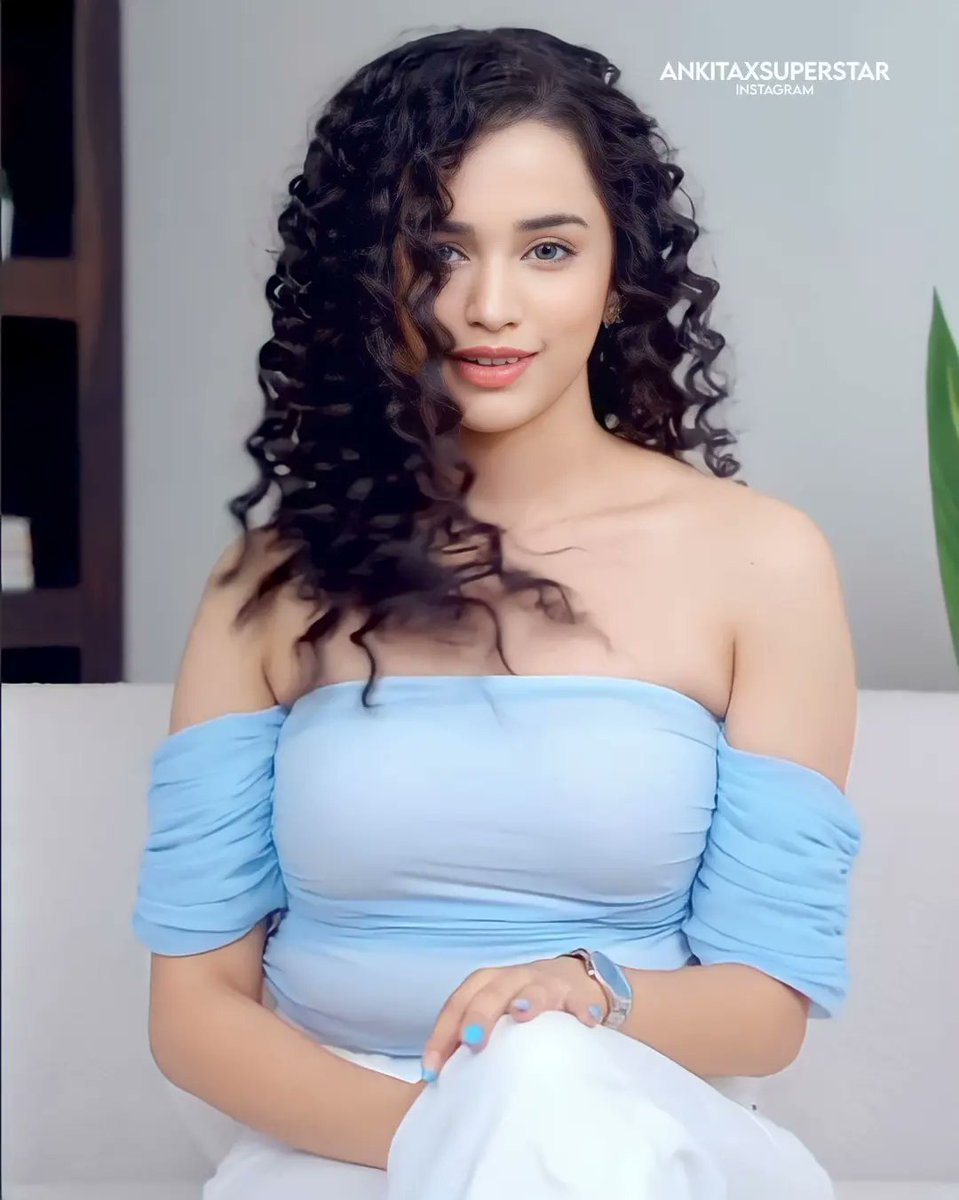 Ankitaxsupersta's tweet image. Her beautiful curly hair look 😍😍

#ankitachhetri #ankitachhetri25 #expressionqueen #winkqueen #gorgeousQueen