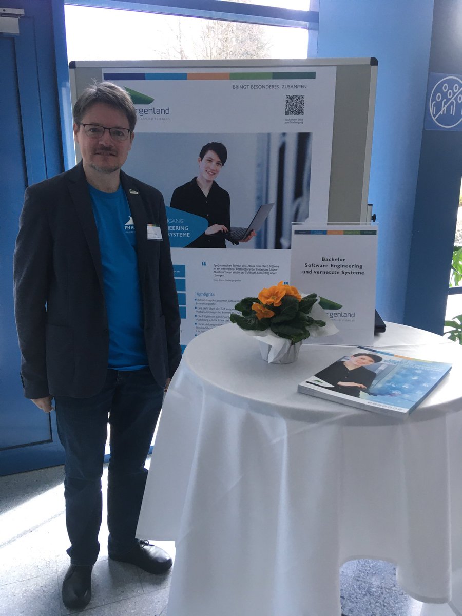 Am heutigen Studieninfotag der ⁦@FHBurgenland⁩ beantworte ich alle Fragen zum Studiengang Software Engineering und vernetzte Systeme, für den bereits die Bewerbung für den Studienstart im September möglich ist.