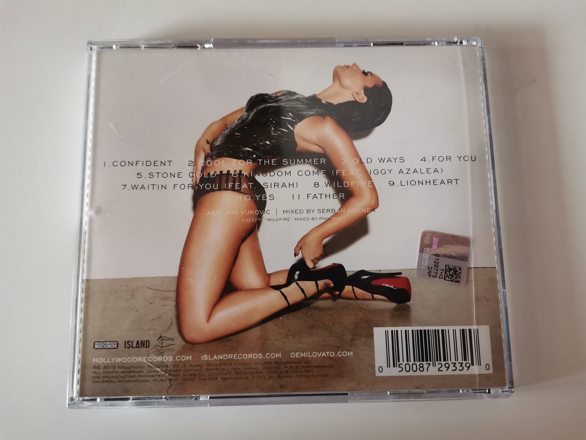 WHY.. i am ozge ama ltb⁷ enaisi 🧷|kurbik'i seviom tweet media