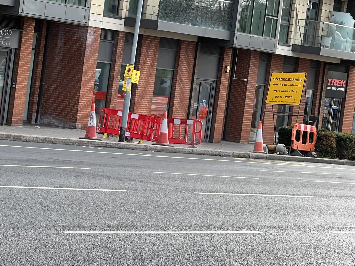 msalisonprince's tweet photo. @MayorofLondon please pass this on to whichever dept is responsible for collecting discarded items from roadworks - why, when a job is finally finished, do the teams not take everything away with them? These are in a 100yards stretch on south side of Wandsworth Bridge. https://t.co/cvhmOnwhrV