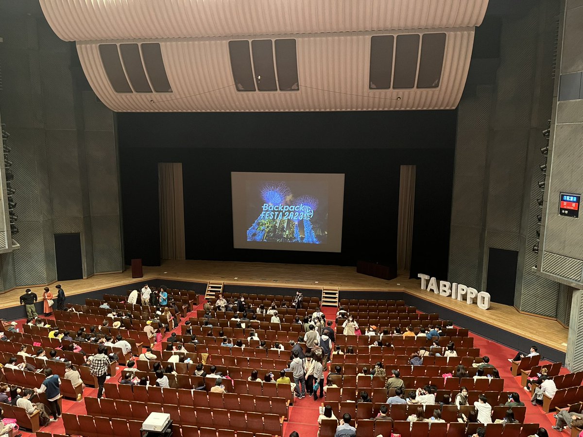 moot__1007's tweet photo. 始まった✨️
バックパックフェスタ2023😍
 #TABIPPO 
 #司会者イケメン
 #dream https://t.co/elr42B0ypw