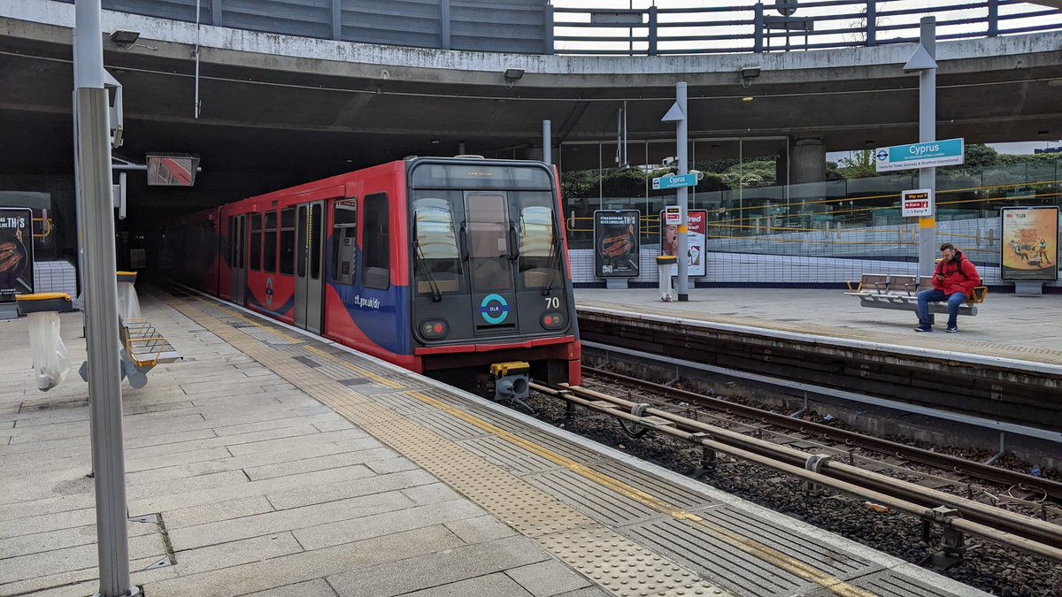 ByGaurav: Hands up if you sat in front carriage driving the train! 🚂 Look forward to seeing you today. #BeTheChange <a href="/UEL_News/">Uni of East London</a>