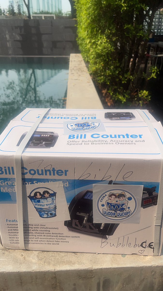 LixiaotuBui's tweet photo. The first gift of bubble bucket has been delivered. Some gifts have not arrived due to express problems. I hope my baby will like our gifts

I'll see you next month

#GiftLove4Bible
#BibleWichapas 
@biblesumett https://t.co/6fRAPg8wZy
