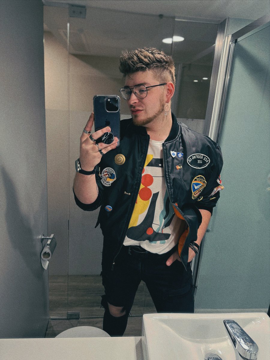 Aaroonio's tweet image. READY!! #Valiant2023