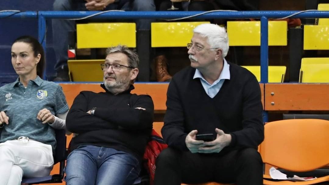 💙 Jak jste si jistě mohli všimnout, letos už náš A-Team žádné zápasy nečekají. Sezona pro nás skončila po základní části. Aktuálně probíhá vyhodnocení sezony a brzy se dozvíte více informací. Děkujeme všem fanouškům a partnerům SKV za podporu během celé sezony. 💛