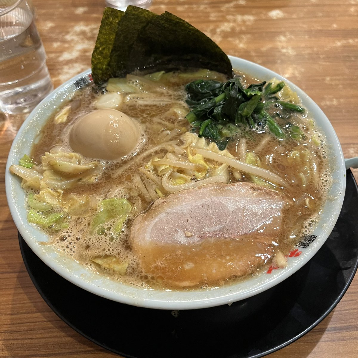 コタツで寝ちゃってた( ﾟ ρ ﾟ )ﾎﾞｰ… 🌃🌙*.｡ ラーメン食べに行ったから載せようと思ってたのに コタツで寝ちゃったっ🍜🍥 味噌ラーメン最高😋✨