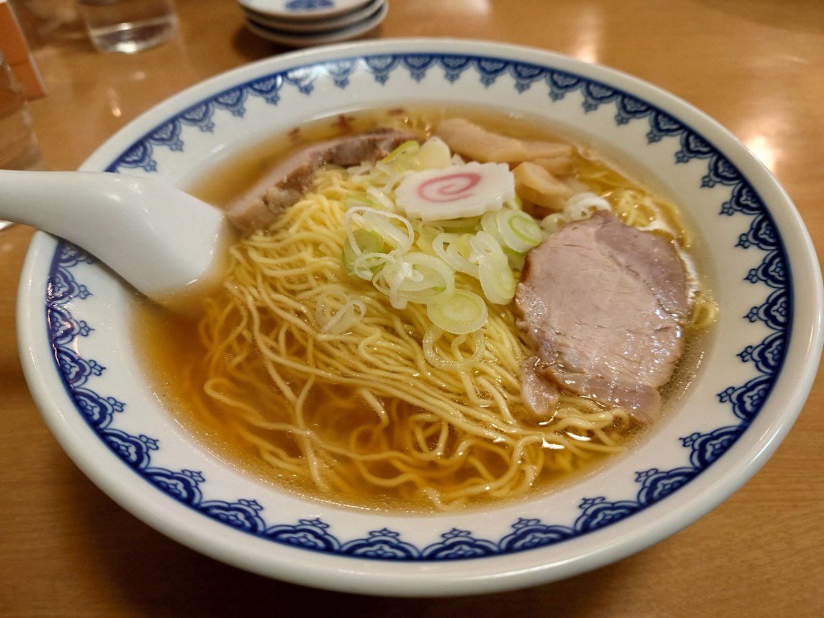 uiuibasket's tweet photo. 過去画像
新潟県中央区にある三吉屋
新潟の名店みたいだね。
あっさりした味 https://t.co/VMRcgGGXF6
