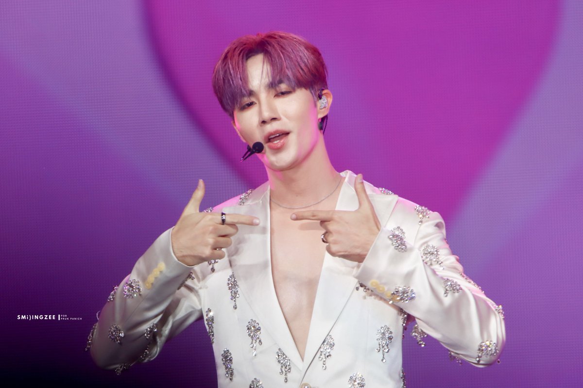 smilingzp's tweet photo. You're the one I LOVE 💙

230311 - #CUTIEPIECONCERT 

#ZeePruk #ZunShine https://t.co/nvvlZgEzCF