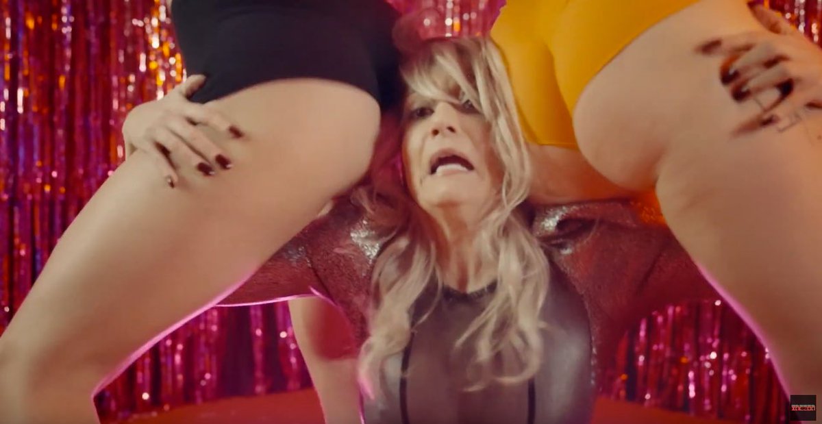 Google nos ha capado el anuncio para poder promocionar el clip de “La Manayé” Simplemente porque sale la cara de <a href="/murfila/">Mürfila</a> en medio de dos culos (preciosos, por cierto). Os animamos a compartirlo, sobretodo a aquellos que NO tienen sentido del humor 🍑🙋🏼‍♀️🍑
youtu.be/5MQ7BO2cU3s