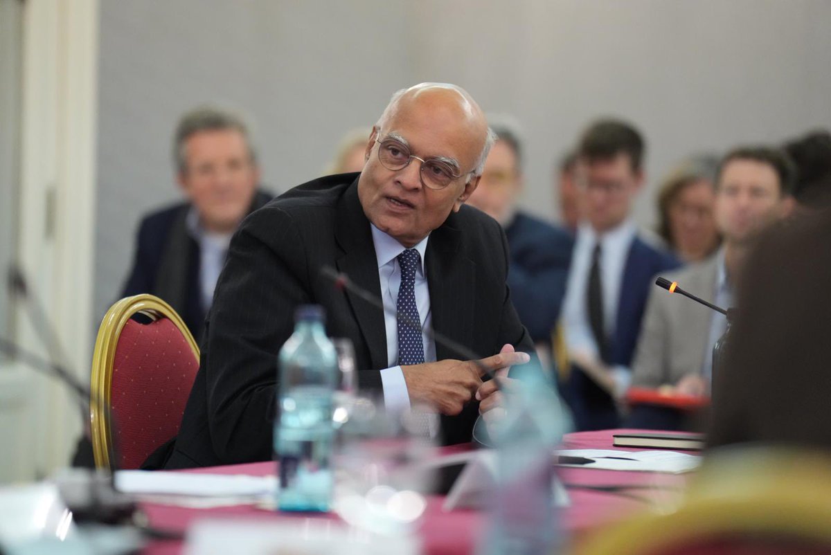 CidobBarcelona's tweet photo. “We already have a confrontation between China and the US, but we can still prevent it from degenerating into a full conflict. People wage wars when they think they can win, that was Putin’s mistake, but deterrence still holds between China and the US” @ShivshankaMenon at #WP2023 https://t.co/IBTV4qRcmP