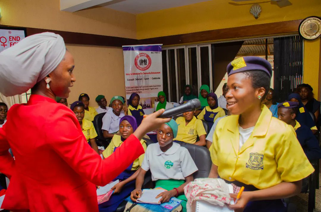 VARCENigeria's tweet photo. In commemoration of International Women's Day, we organized a day event at our conference hall &amp; hosted female students from 2 different schools within Osogbo.

We are excited to celebrate our girls from Baptist Girls High school and unity High for this year #IWD2023

#VARCETeam https://t.co/vwPu3AVfo6