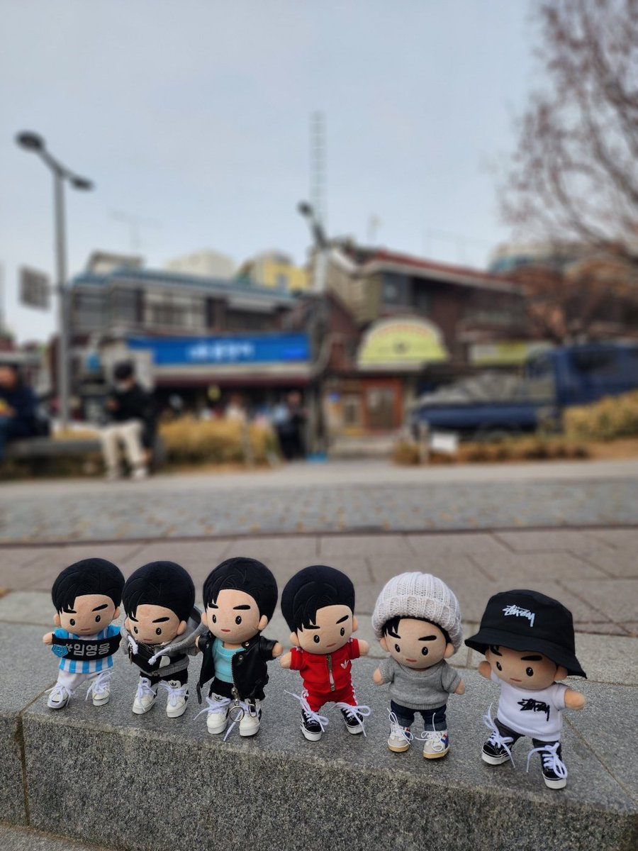 bbangsa616's tweet photo. 명웅이와 친구들 
홍대 합정 연남 휘젓고 
다니는 중😁

멀리서 놀러온 전복아
싸우지말고 사이좋게 지내자🤣 https://t.co/eMZQUOdGtc