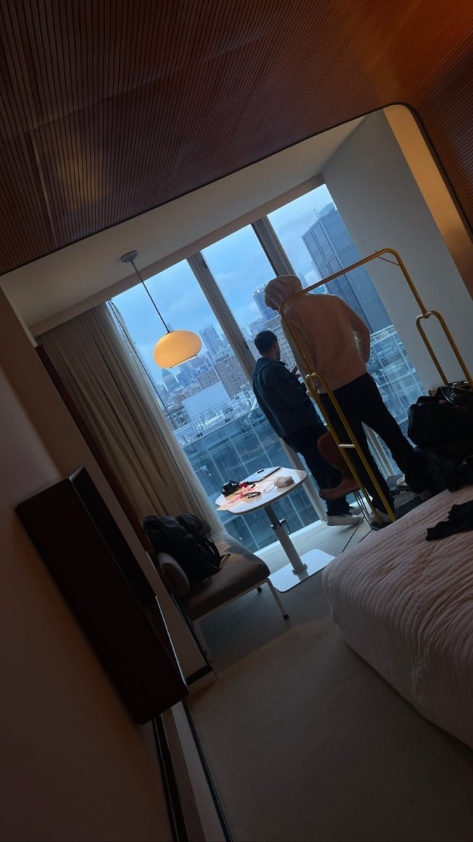 AJMitchellJapan's tweet photo. NYでのAJの写真等です！📸

2021/11/2
@ajmitchell のインスタストーリーより https://t.co/8kO9VANML5