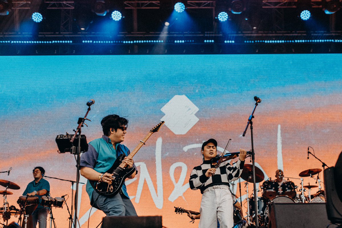 BenAndBenMusic's tweet photo. Our first international music festival | Clockenflap, Hong Kong 🙏🏼

Grateful for you, Liwanag, for supporting us everywhere we go. All for you 💙💛 https://t.co/1Jg7A2VrJ2