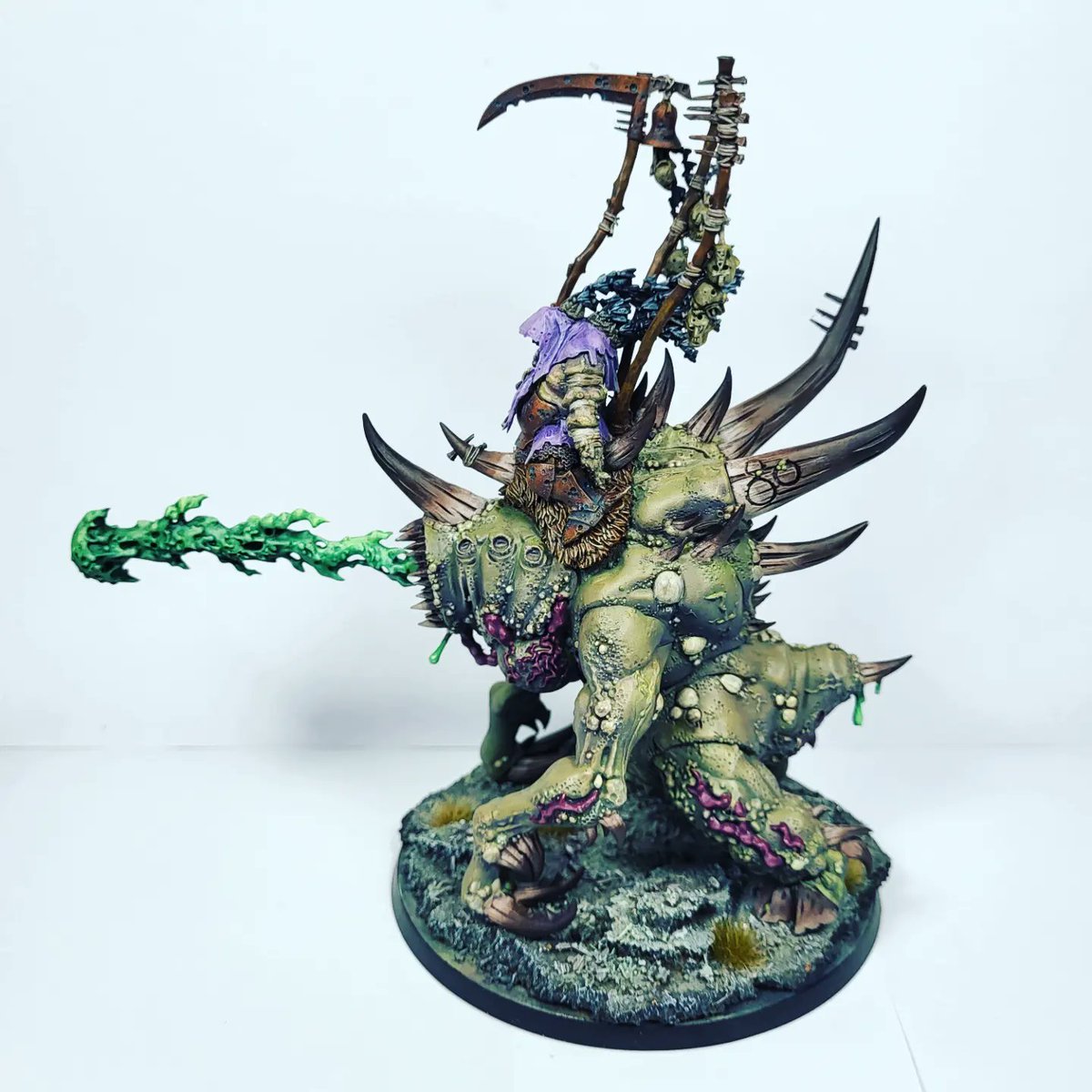 I finished after a while that Bloab had Bloab on stand-by. Now I will start to paint my army of slaves to darkness 

#maggotkinofnurgle #nurglearmy #nurglerotbringers #chaos #aos #ageofsigmarminiatures #ageofsigmar #warhammer #warmongers #paintingwarhammer #bloabrotspawned