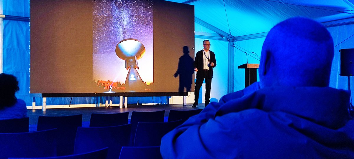 AstroYebes's tweet photo. 🚀 Despegamos en #expoastronómica2023‼️ 
🎙️ @mcocera alcalde de @AytoYebes da la bienvenida e inaugura oficialmente la 7a. feria divulgativa de #astronomía de #Yebes #Valdeluz
📡 La feria estará abierta hasta las 15:00 y por la tarde de 16:00 a 20:00 horas.
#municipioestrella https://t.co/Dwp7ANbnnj