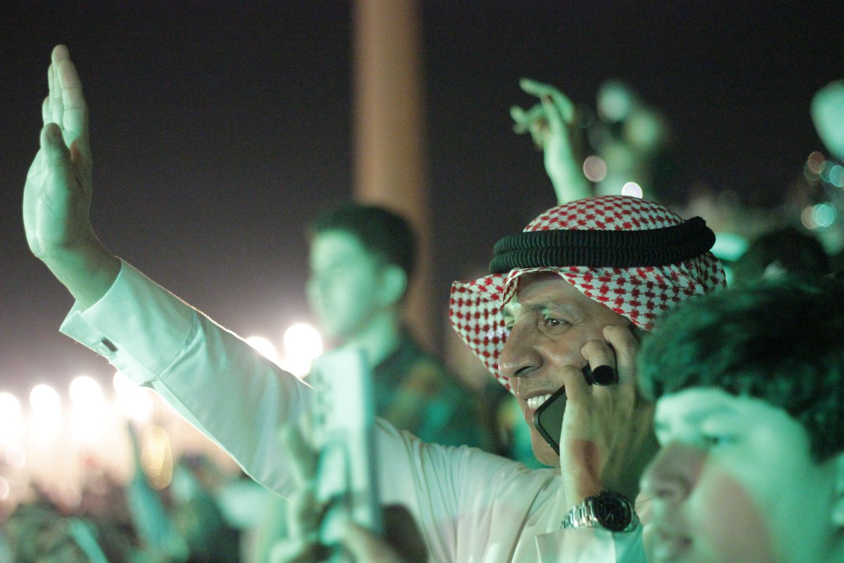 KFUPM's tweet photo. نعتز بإبداع طلابنا وشركاء نجاحنا في نادي التصوير ونادي الإعلامي، وجهودهم في تغطية حفل التخرج وحفل تكريم مراتب الشرف وتصوير الخريجين.. 

لقطاتهم وثَّقت الكثير من اللحظات المميزة!

#حفل_تخرج_53 
#KFUPM https://t.co/wQntZ6lEOV