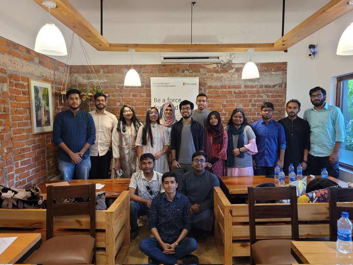 Nawrin1404's tweet photo. MLSA Bangladesh Community Day 2023 🔥

#MLSABDComDay2023
#SAInspireBD
#MSFTStudentAmbassadors

@msa_bangladesh https://t.co/iFcHj5Iad4