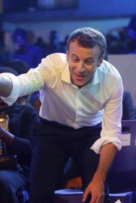 FilFrance's tweet image. Il faut boycotter les journaux de 20 h de TF1 et France 2 qui ont caché le fait que le président de la république s’enivrait dans les rues de Kinshasa.
Lorsque l&apos;on cache une telle information c&apos;est que les journalistes sont des vendus.