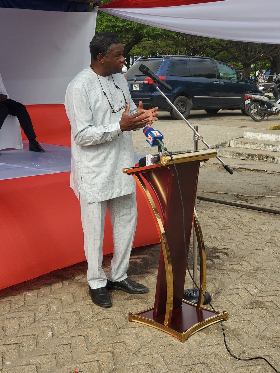 Lancement de la séance de dépistage par le Ministre de la santé du Bénin 
#Journéemondialedurein
#Santérénalepourtous