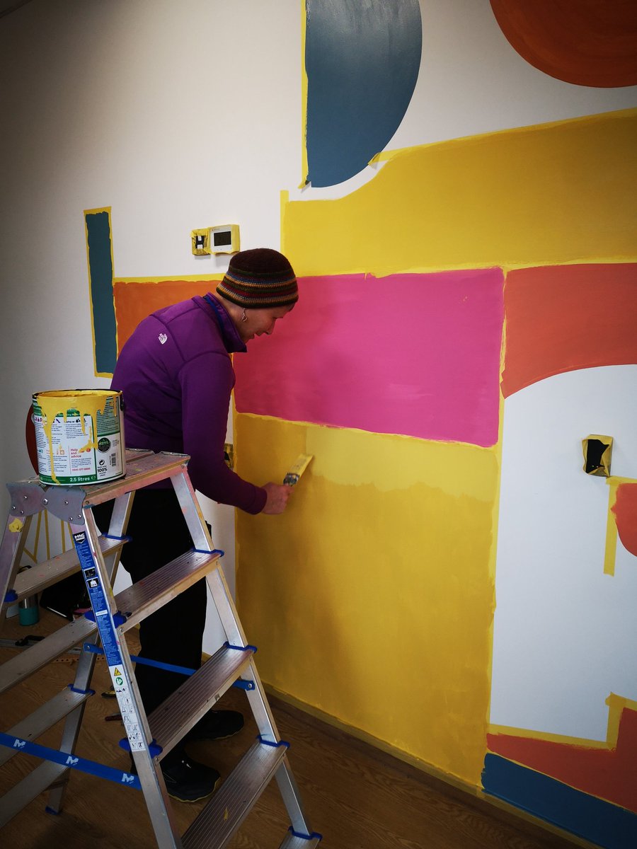 Fantastic mural now complete. Every child was involved in this project, working in the style of artist Eloisa Henderson who delivered their combined designs with the help of our GCSE students. And Annie also joined in!#artsmark #studentvoice #inclusion #mural #creativity