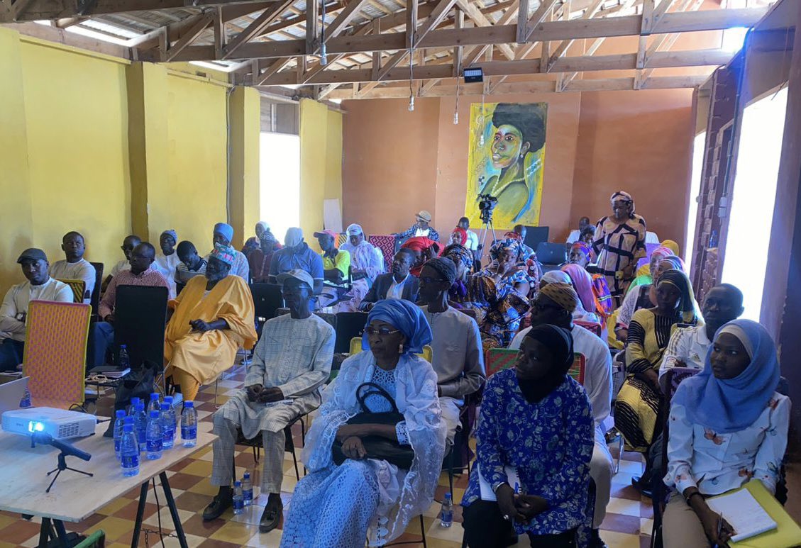 Itie_Senegal's tweet photo. @Itie_Senegal présentement à Gandiol pour un forum communautaire sur les résultats des Rapports ITIE 2021 et Semestre 1/2022 @EITIorg @AwaMCollSeck @diawara_marieme @badara_paye https://t.co/d9qr5S9wbu