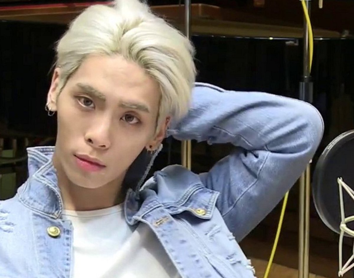 temps_de_rever's tweet photo. Jonghyun: “It’s alright. Even birds take breaks from flying sometimes. If you’re frustrated, nothing will work out. You have to think that it’ll all go well." https://t.co/Zdp4YREcYA