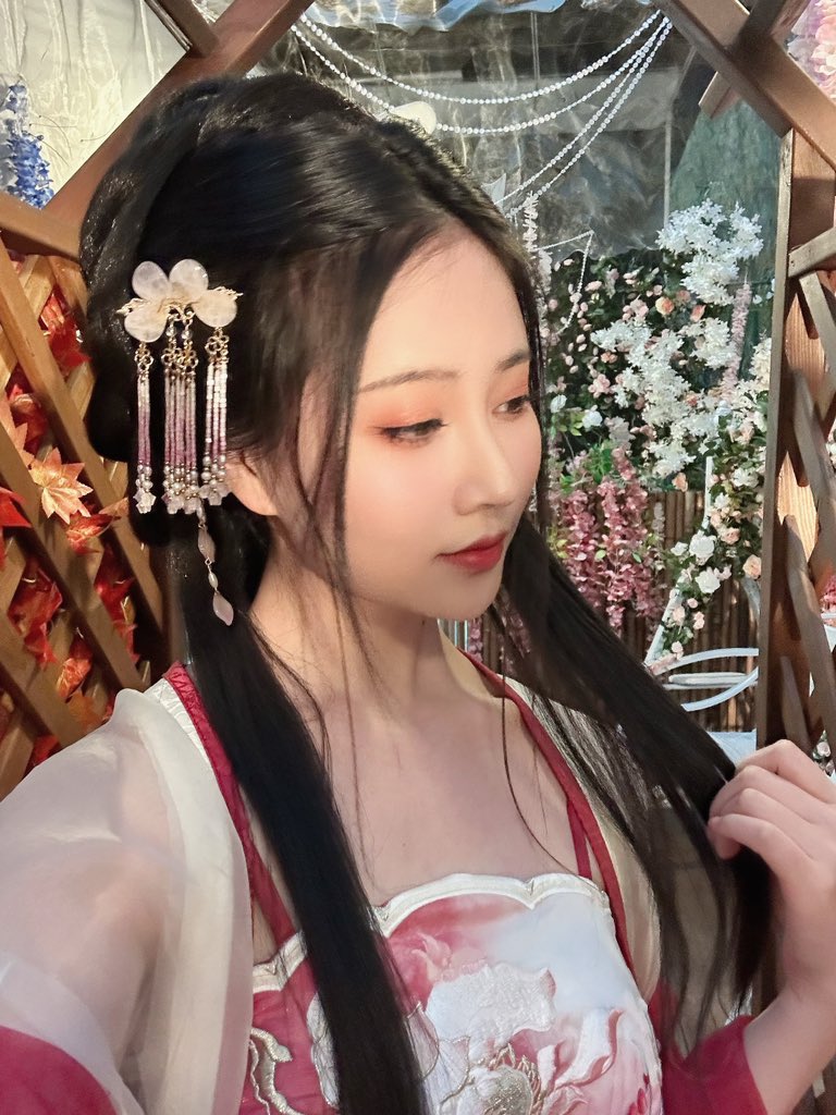 终于知道为什么古代会有昏君了🤤 https://t.co/hWei3KLlqP