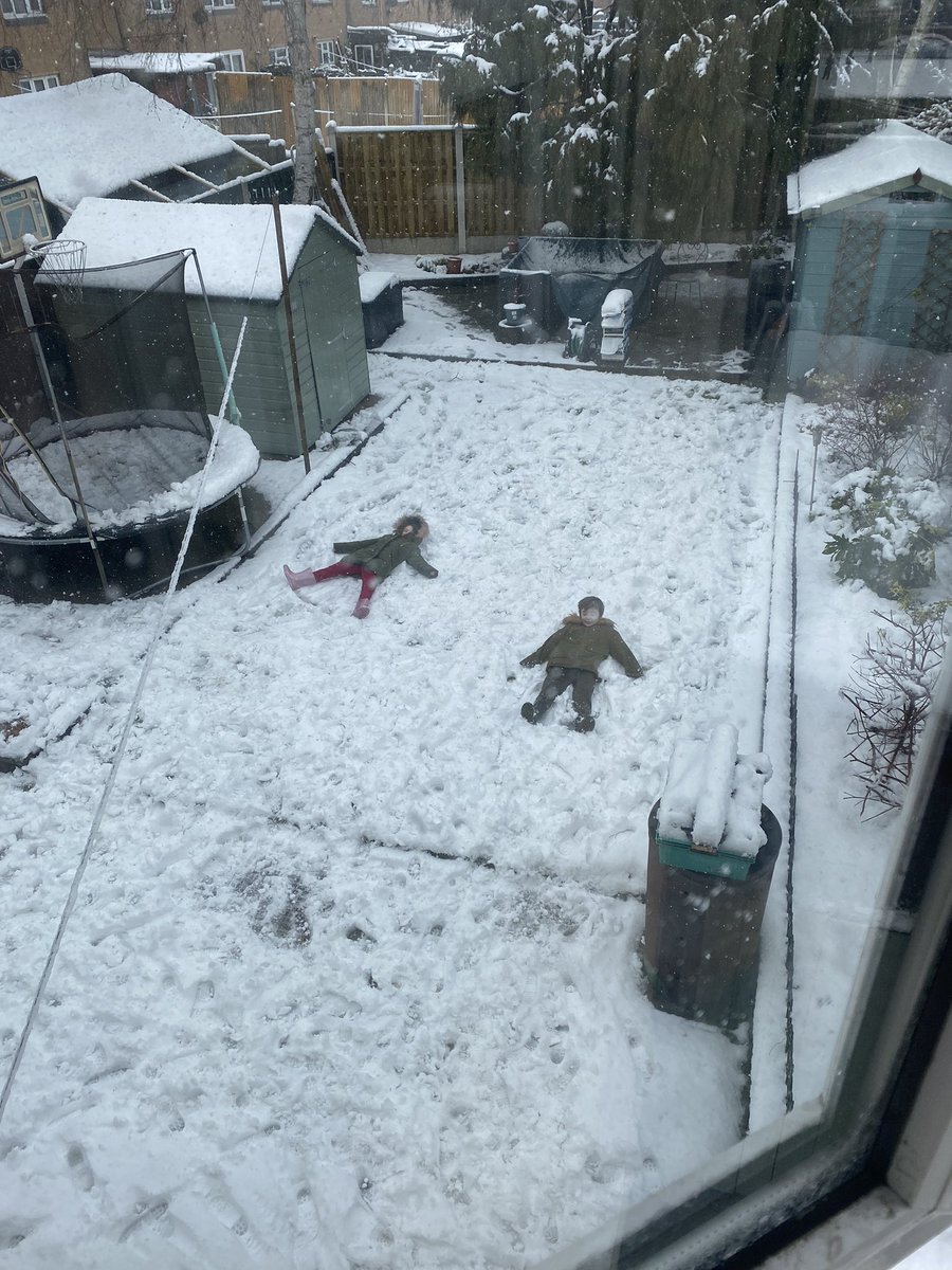 kelly_plot7's tweet photo. @MrSJohn83294783 @athersleynp  not snowmen but snow angels. (Ruby and Finley). https://t.co/7oPsJOKIr3