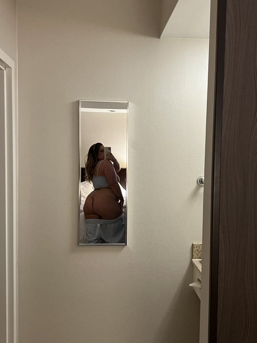 Katie Cummings - It’s happening. She’s back. https://t.co/2X70fGXinZ
