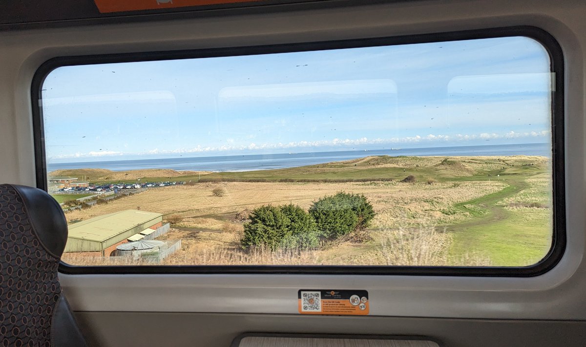 peter_mathers's tweet photo. Well this is rather pleasant
#viewfrommytrainwindow
@GC_Rail
#durhamcoast https://t.co/TRvSAFGGWq