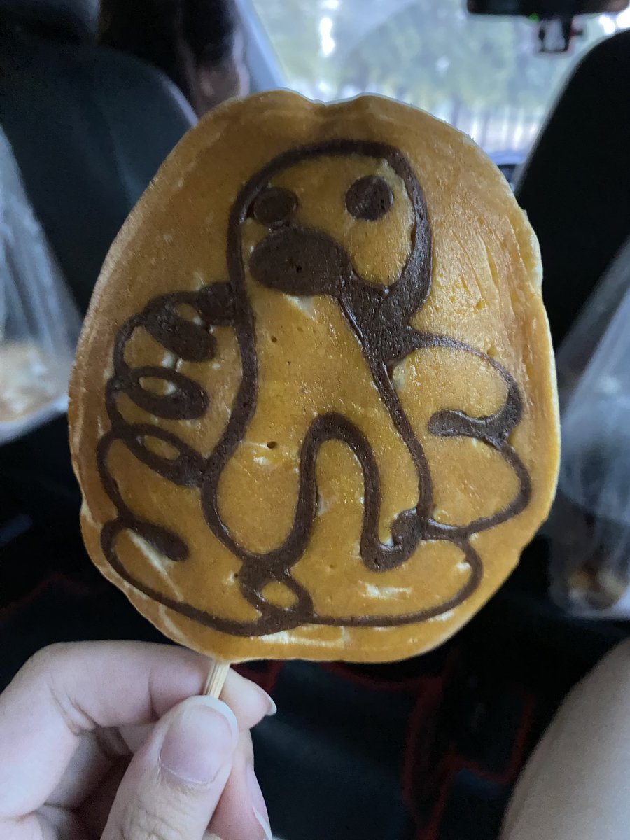 ชั้น : เอาไข่ขี้เกียจค่ะ
พ่อค้า : วาดเองได้นะ วาดเองมั้ย
พี่สาวชั้น : มันจะไม่เป็นรูปนะคะ
พ่อค้า : นี่ก็วาดไม่เป็นรูปเหมือนกัน

สิ่งที่พ่อค้าวาดให้ :