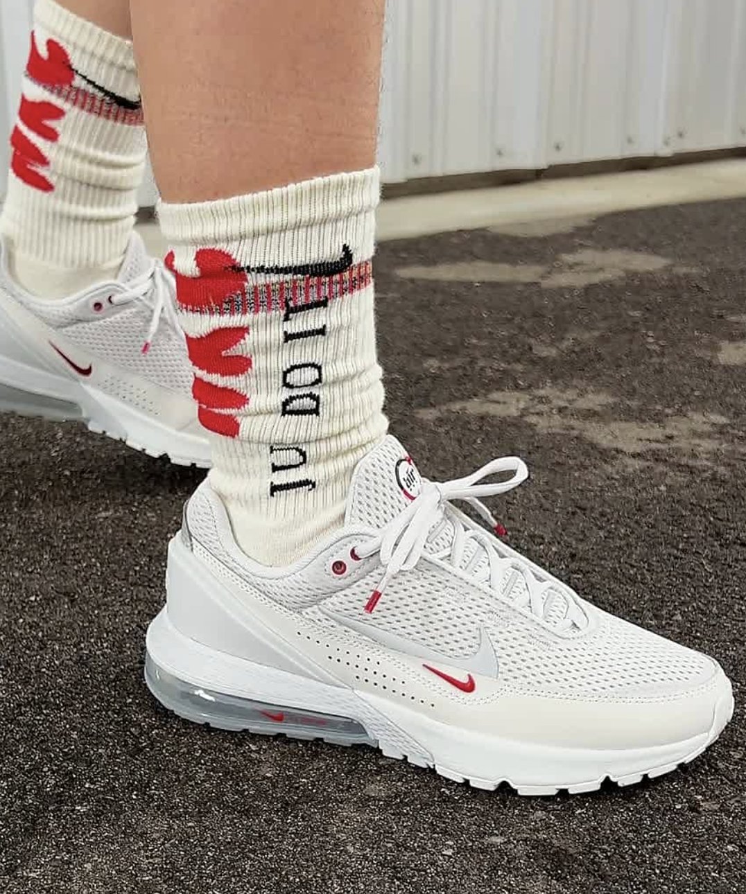 Air max top sequent on feet