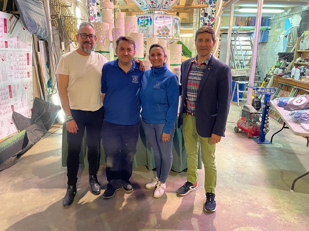 lonostrecv's tweet photo. 📍Ayer visitamos los box de las diferentes gaiatas de nuestra ciudad con nuestra candidata a la alcaldía de Castellón, Regina Ballester y parte de nuestro equipo Lo Nostre💚 

🤝🏼 Agradecemos  la hospitalidad a las comisiones 

Ahora sí que sí.. 3,2,1 ¡Magdalena!💥 https://t.co/DTfpVLm2w2