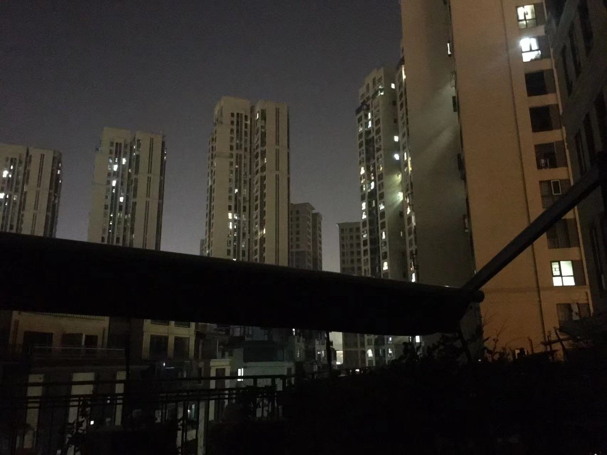 bluesky3717's tweet photo. 爱是不夜城 https://t.co/3z0QxQAYNy