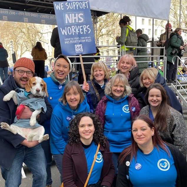 DeborahKlayman's tweet photo. Very proud to perform at the #sosnhsdemo today - solidarity with all our NHS colleagues ✊💙

#SOSNHS #solidarity #strikemapuk #withnhsstaff #SupportStrikes #payjustice #OurNHS #EnoughIsEnough https://t.co/rWPs33mfpR