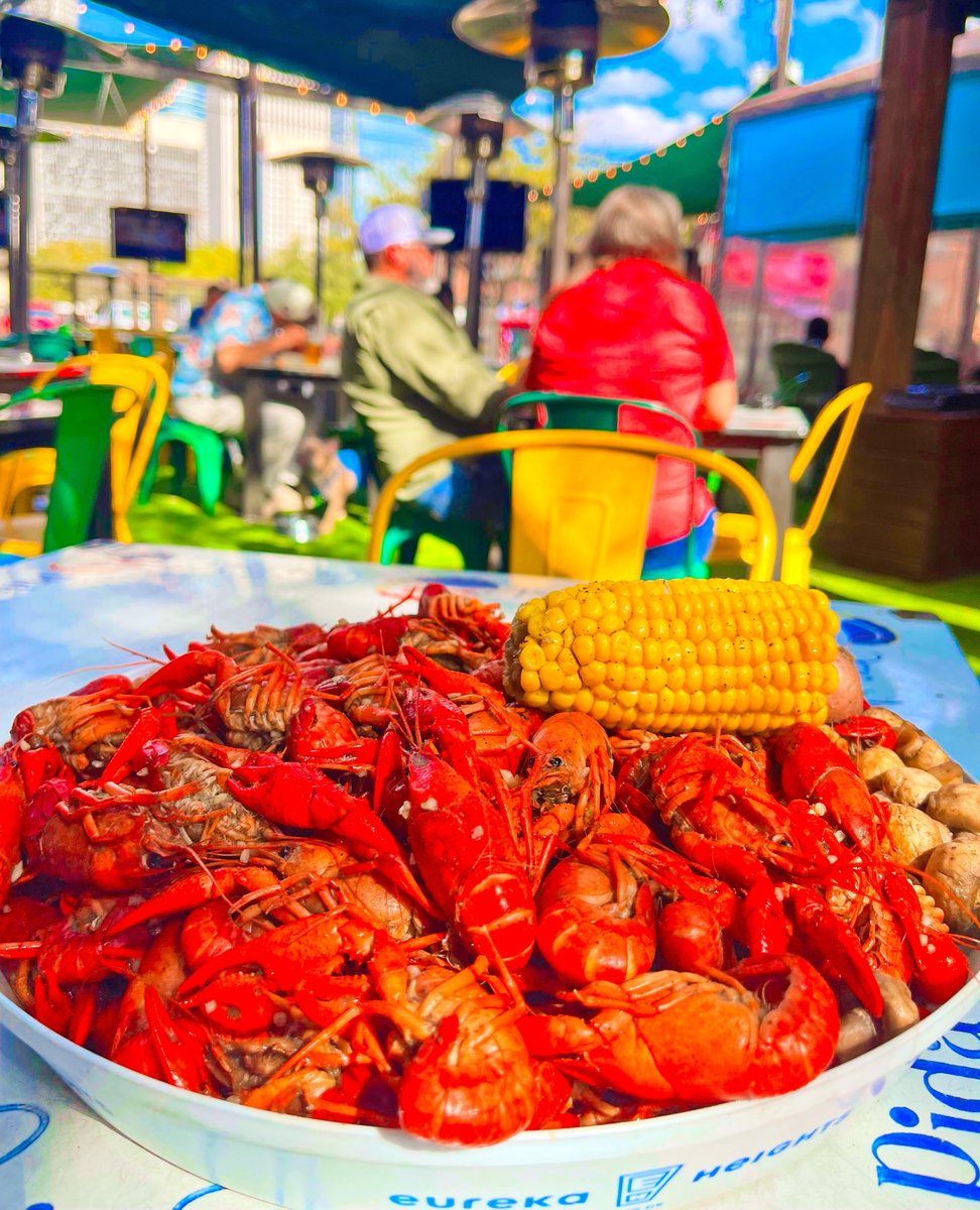 Nothing beats a weekend afternoon spent on a Little Woodrow's patio with some delicious crawfish! ☀️🍻 Come and get it every Saturday &amp; Sunday starting at 1 pm! 🦞 #littlewoodrows #houstoncrawfish
