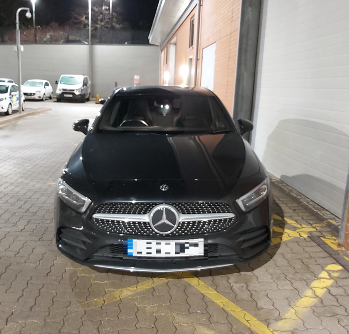 KPTacOps's tweet photo. #PTT2 stopped this vehicle in Gravesend (@KentPoliceGrav). Occupant was found in possession of Class A drugs and a mobile phone that would not stop ringing..... Subsequent searches recovered further drugs, money and an offensive weapon #GraveSENDYouToCustody #GraveConsequences AM https://t.co/qKmGPjCjxk