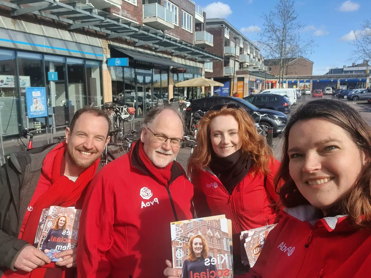 Mooie laatste campagnezaterdag in 'mijn' Twekkelerveld, samen met partijvoorzitter <a href="/emsent/">Esther-Mirjam Sent</a> en lijsttrekker @AnnemiekeWB! 😍🌹