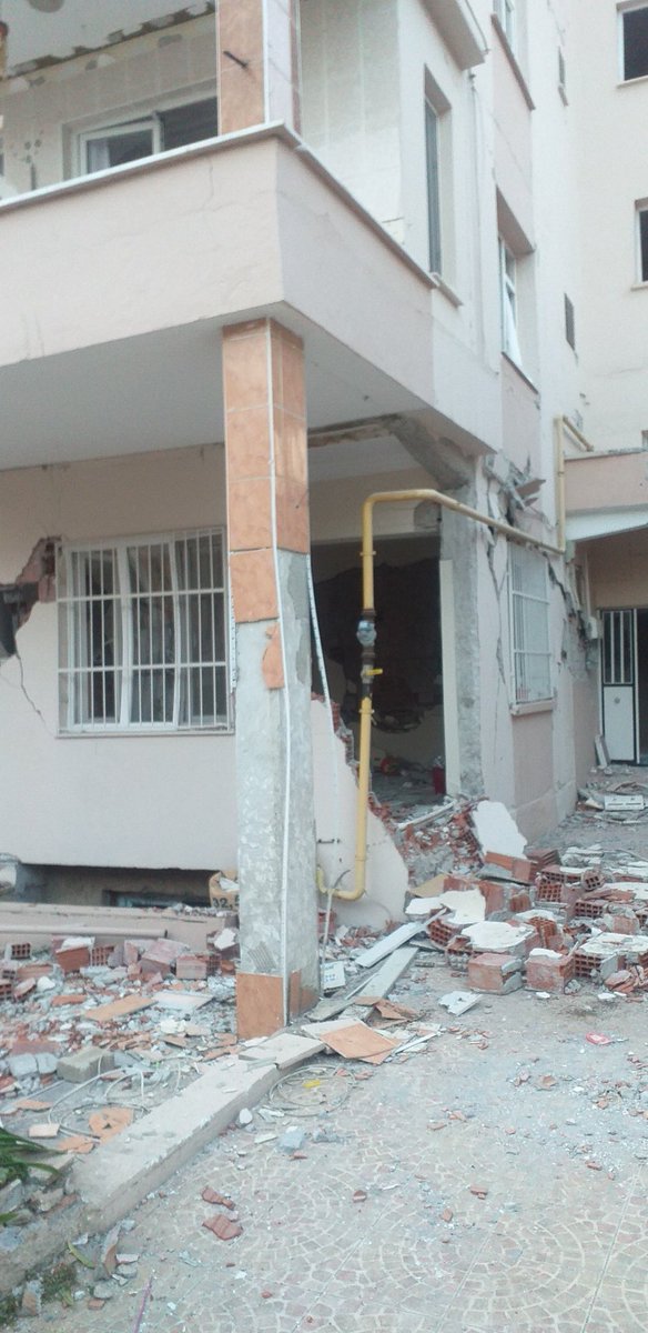 her gün gördüğüm bu manzaraya acımanız için değil hiçbir şeyin bitmediğini göstermek için paylaşıyorum. görün. bu bizim gerçeğimiz.