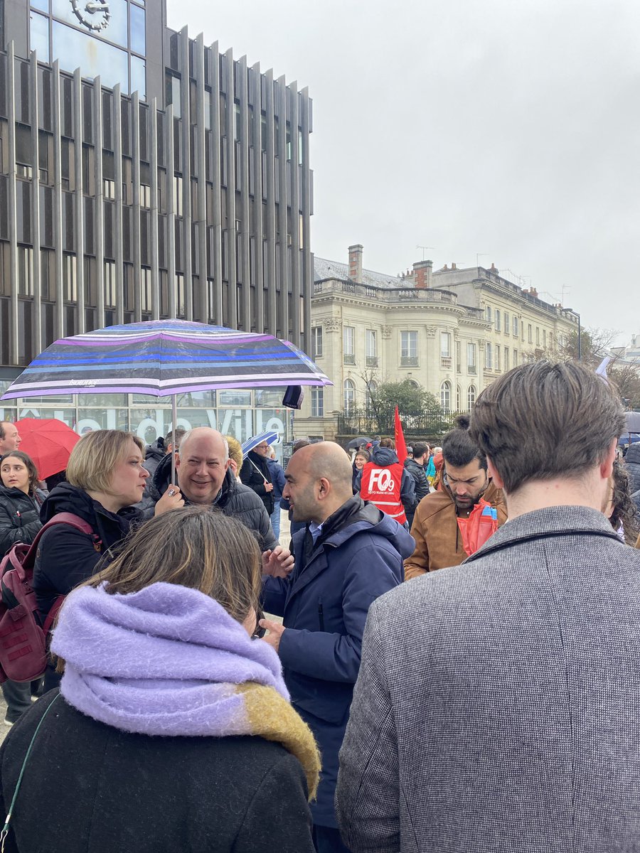 Avec les camarades de la #NUPES49 et <a href="/arashsaeidi/">arash saeidi</a> pour une fois de plus manifester notre opposition à la réformes des retraites! Dans la rue jusqu’au retrait! ✊🏼