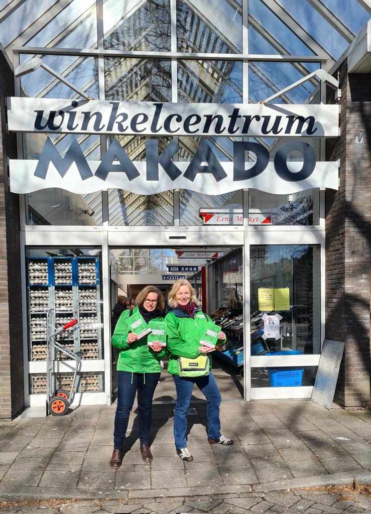 Mooie middag op winkelcentrum Makado <a href="/Gem_Nieuwegein/">Gemeente Nieuwegein</a> . Met @Cocos030 campagne voeren voor <a href="/GroenLinksPU/">GroenLinks Provincie Utrecht</a> . Goede gesprekken,  de #verkiezingen2023 leven meer dan verwacht.  <a href="/GroenLinksNgein/">GroenLinksNieuwegein</a>