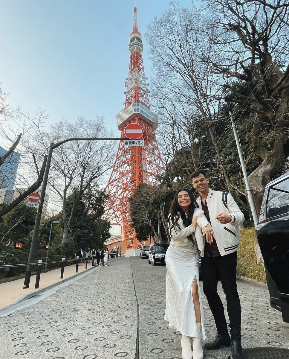 chartatonix's tweet photo. 💍 @kirstin and @benhausdo are officially engaged. ❤️ https://t.co/MFO6Gtto2h